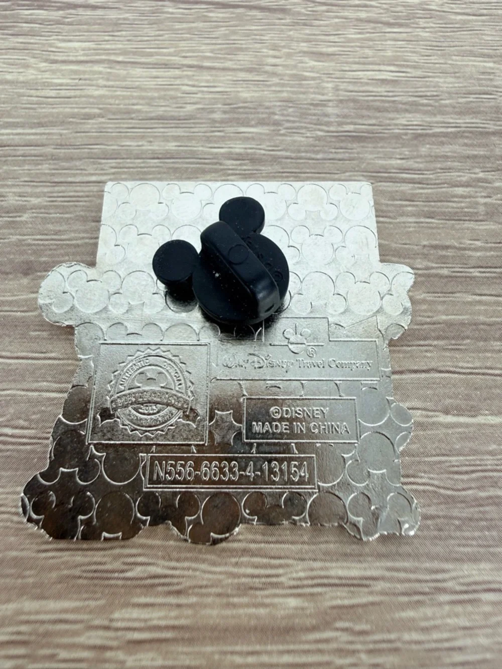 Disneyland Resort Mickey & Minnie Enamel Pin - Blue Background